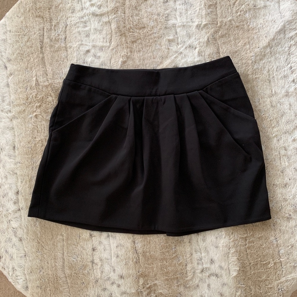 DVF skirt 🖤 - Picture 2 of 6